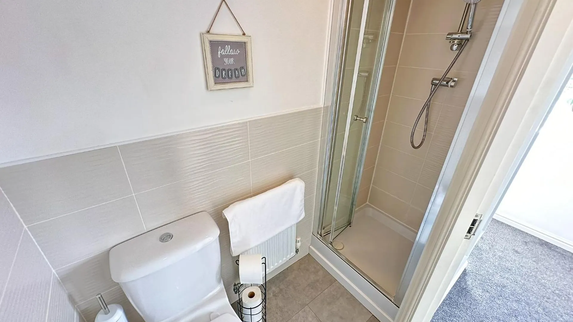 Luxury 4 Bed House - Free Parking - Contractors - Relocators Lägenhet Newcastle-upon-Tyne 0*,  Storbritannien