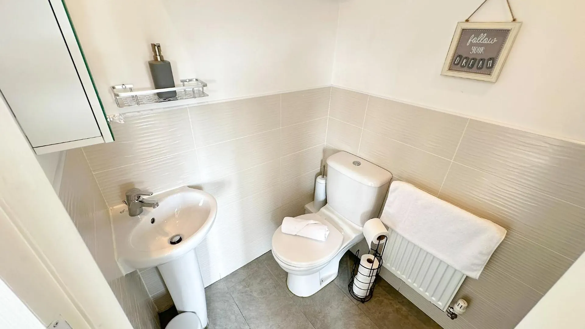 Luxury 4 Bed House - Free Parking - Contractors - Relocators Lägenhet Newcastle-upon-Tyne