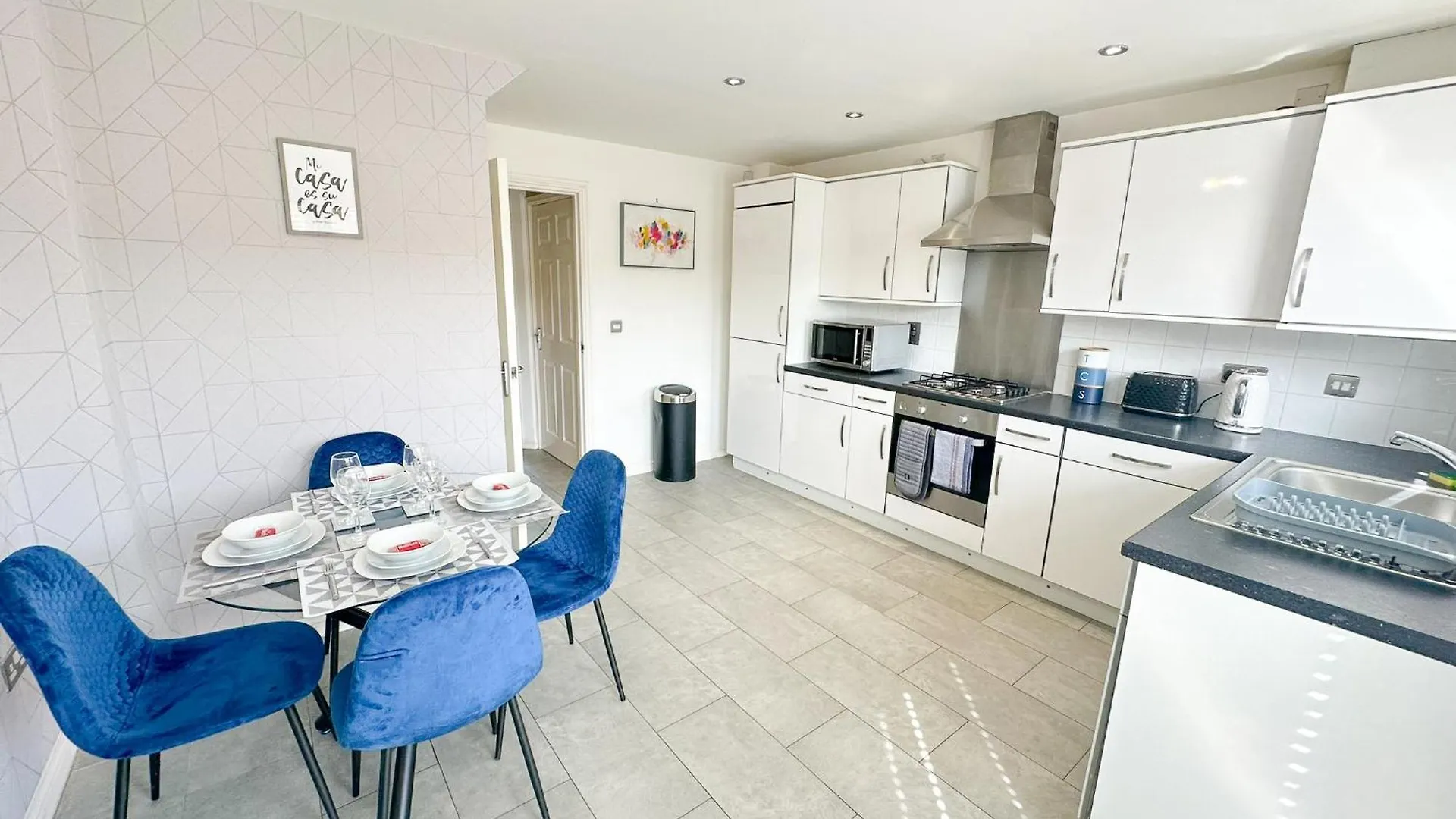 Luxury 4 Bed House - Free Parking - Contractors - Relocators Lägenhet Newcastle-upon-Tyne
